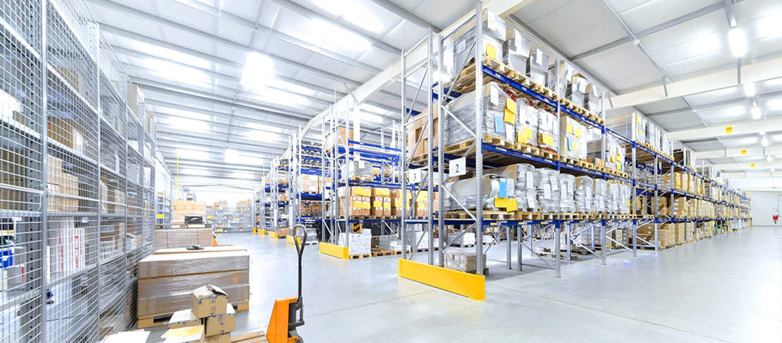 How is the Indian warehousing scenario changing to meet the challenges in the future