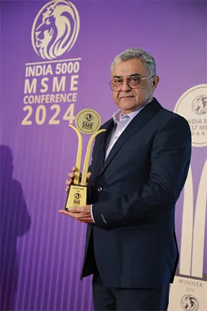 Racks & Rollers receiving the India 500 SME Award 2024 for excellence in storage technology and warehouse automation solutions